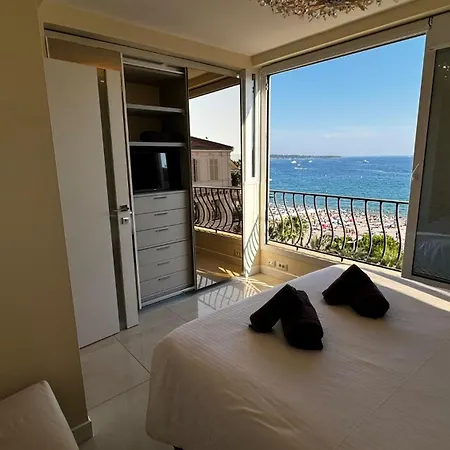 Luxurious Two Bedrooms Appartamento *
