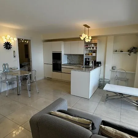 Luxurious Two Bedrooms Appartamento